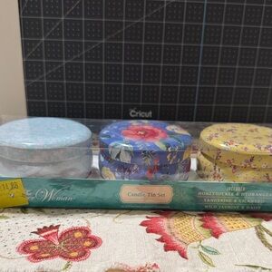 NIB The Pioneer Women Floral Candle Tin Set